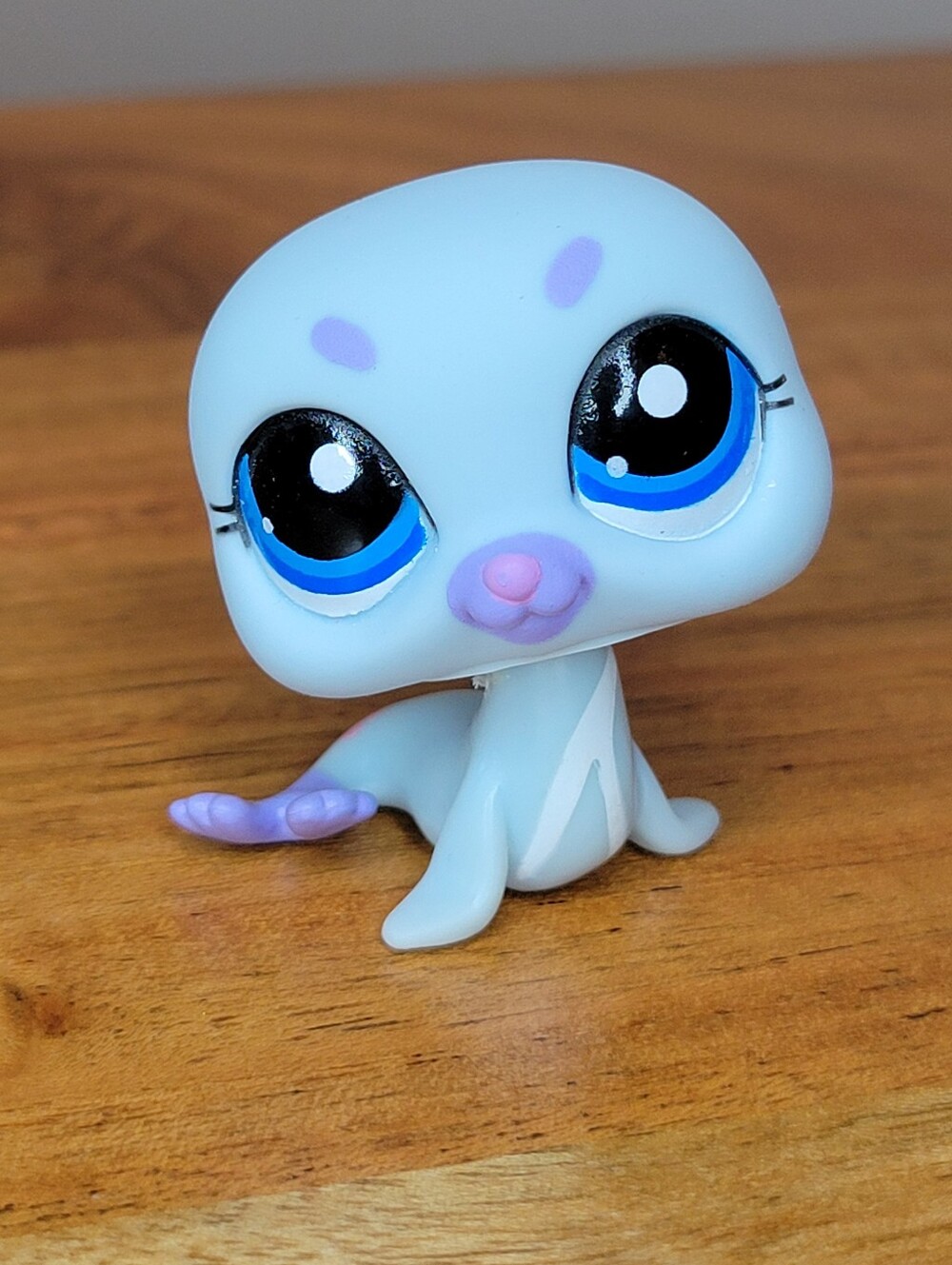 Hasbro Littlest Pet Shop Blue Water Seal #1732 Figurine
